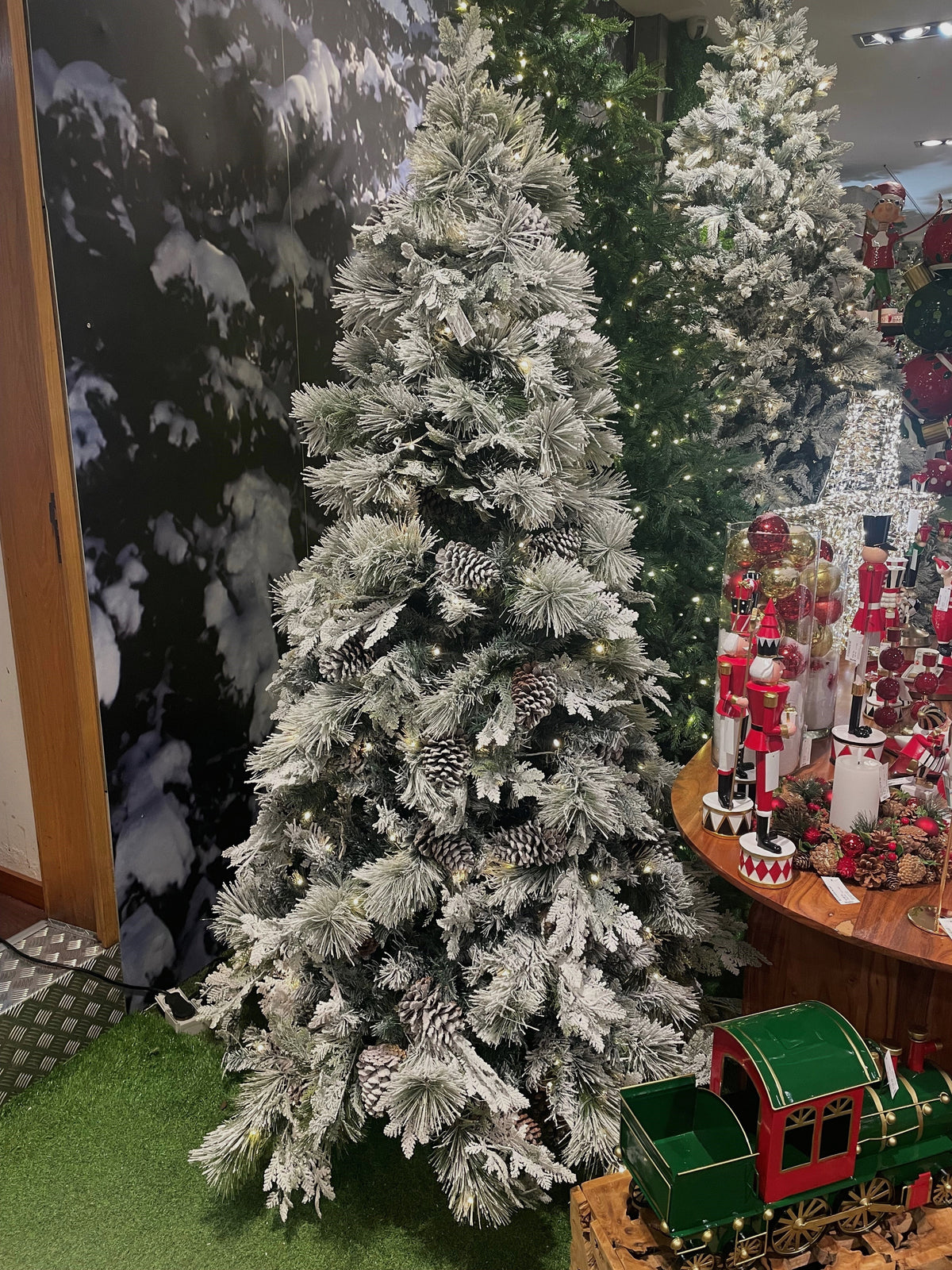 ARBOL DE NAVIDAD CON NIEVE 320 LEDS 210CM