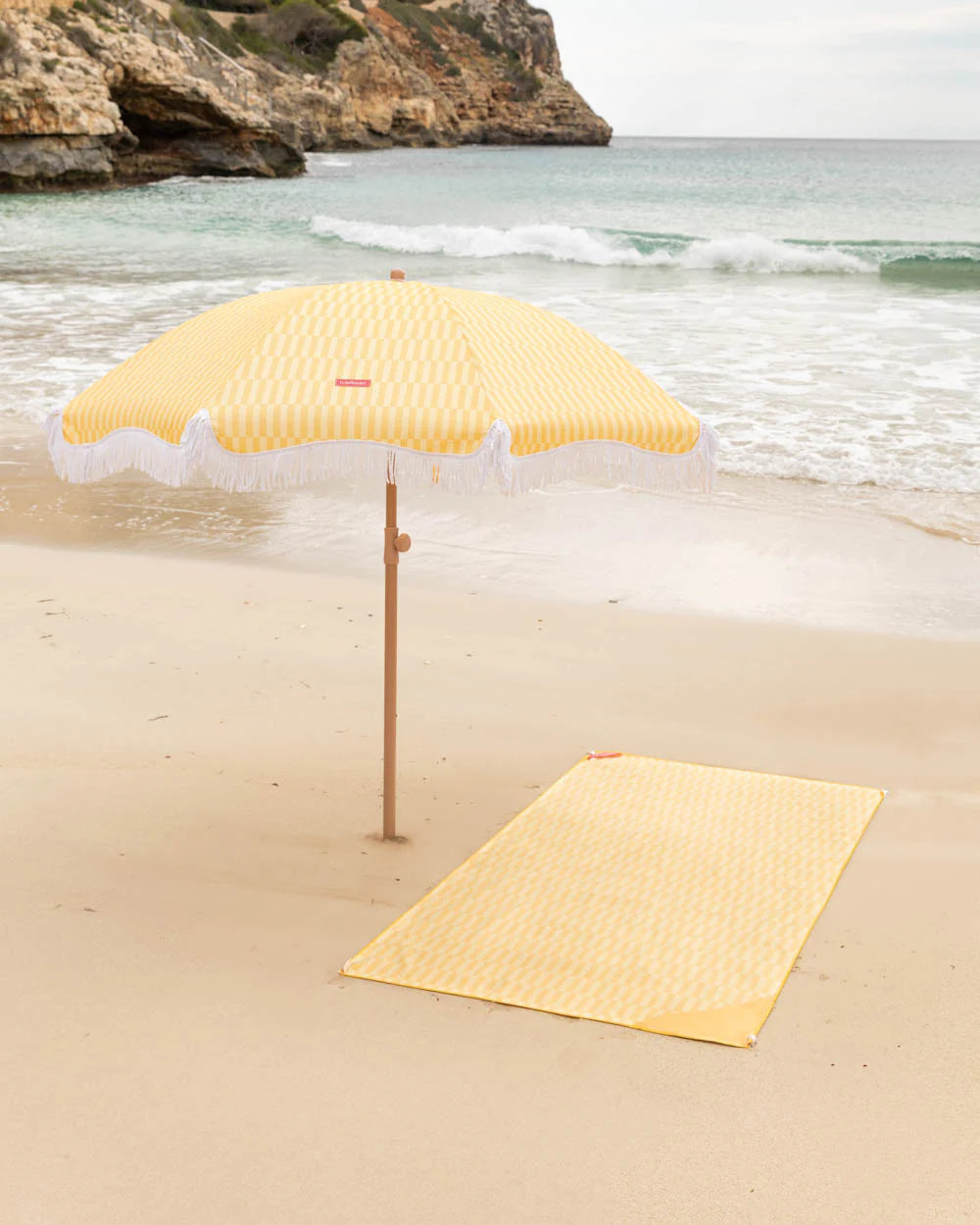 TOALLA PLAYA FLAMINGUEO HONEY AMARILLA