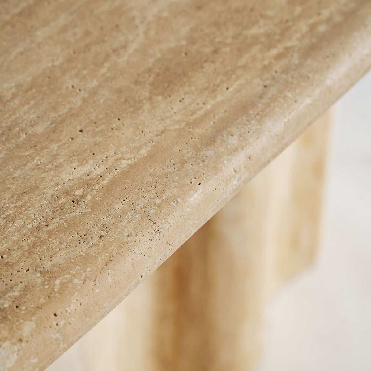 MESA COMEDOR THIENNES